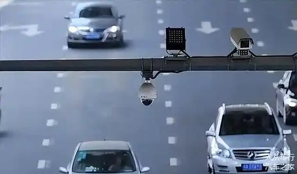 电子眼抓拍灯闪几次