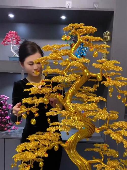发财树怎么拧成麻花型