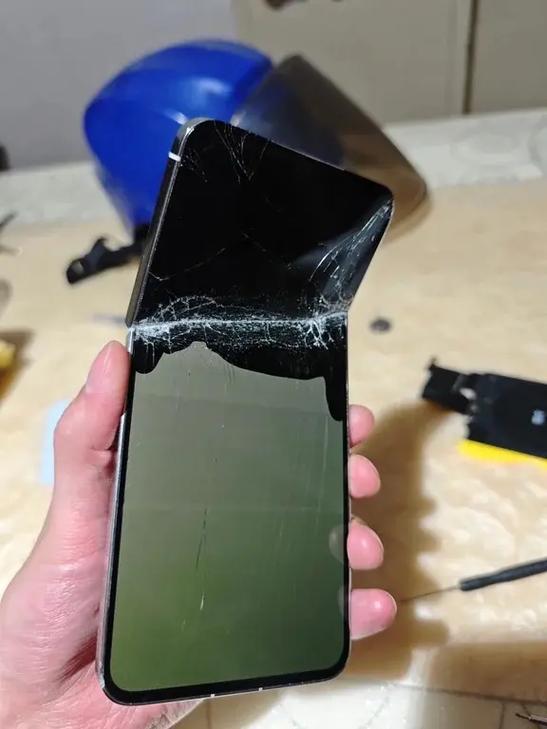手机内屏坏了的危害